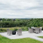Debbie's At Tullig House&farm Semesterbostad *