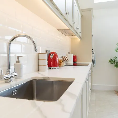 Debbie's At Tullig House & Farm Holiday home *