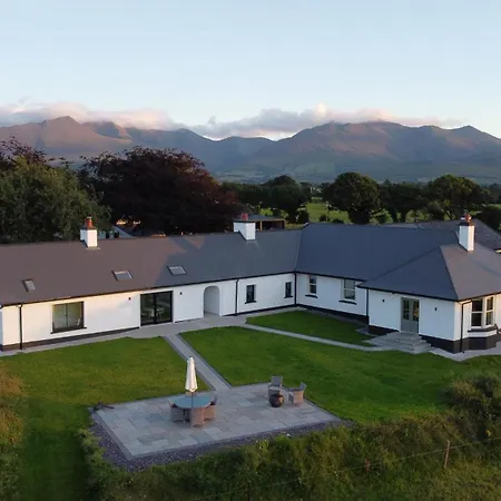 Debbie's At Tullig House & Farm