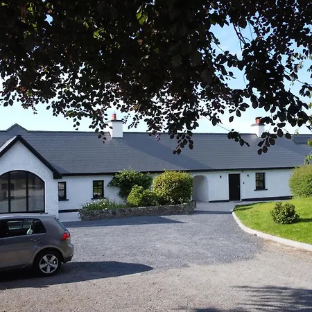 Holiday home Debbie's At Tullig House & Farm