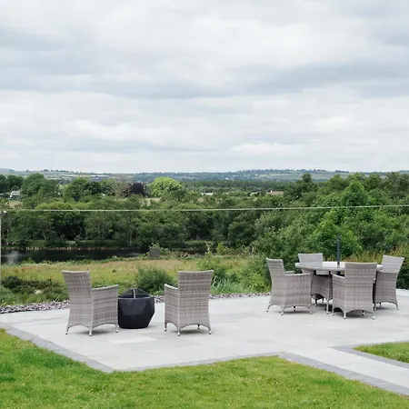 Debbie's At Tullig House & Farm Holiday home *